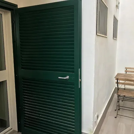 Alloggio Con Piccolo Patio - Bosco Di Capodimonte Apartment *